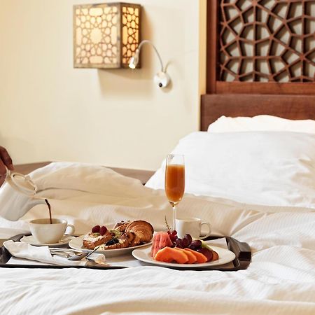 Fanar Hotel & Residences Salalah Exterior foto Room service