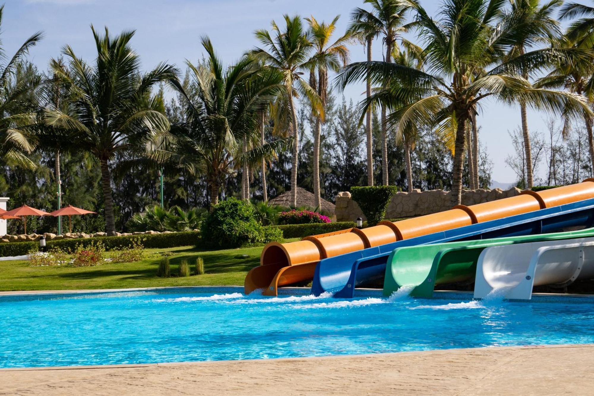 Fanar Hotel & Residences Salalah Exterior foto Aqua Park