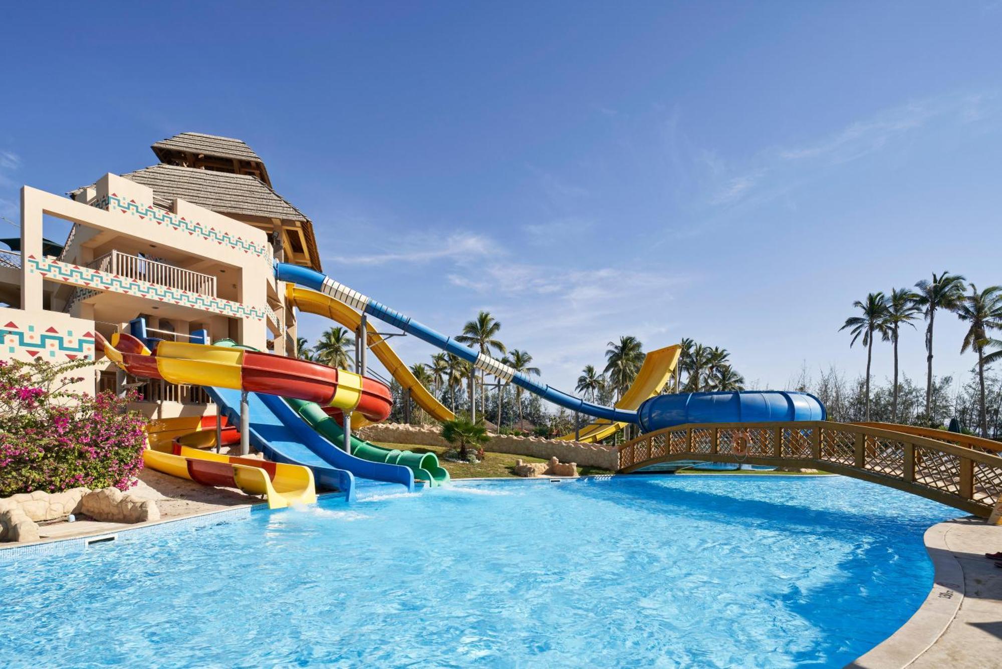 Fanar Hotel & Residences Salalah Exterior foto Aqua Park